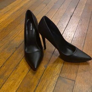Black stiletto heels